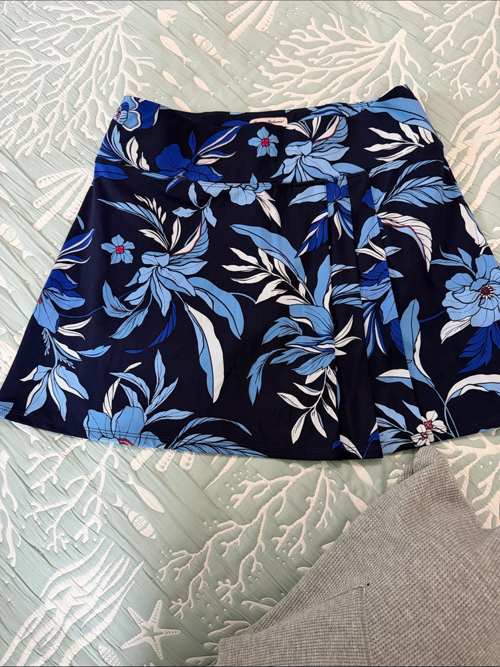 TOMMY BAHAMA ACTIVE SKORT/ SIZE M/ NAVY BLUE & WHITE